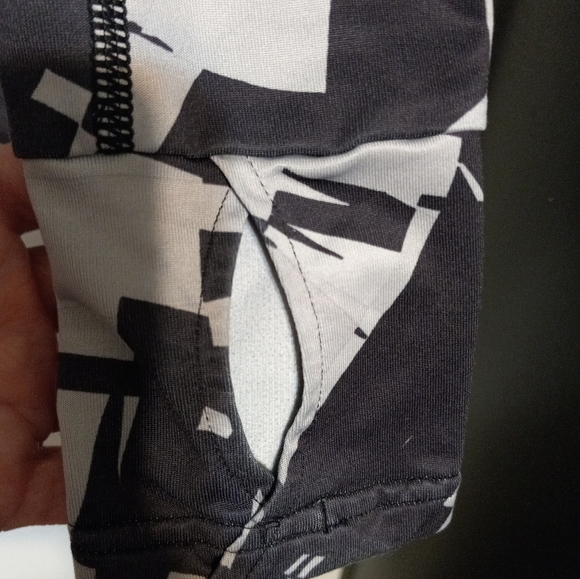 Under Armour Women's Long Sleeve Pullover - Picture 4 of 6